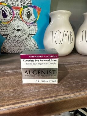 Algenist Eye Renewal Balm - White and Magenta Box